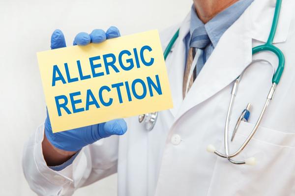 What types of allergic reactions are there?